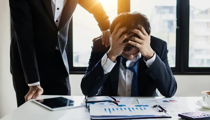 'Amazon Is Laying Me Off, But Manager Asked Me To Resign': Reddit Post Goes Viral