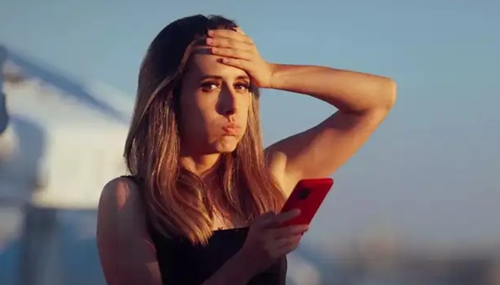 Boss tries to cancel employee’s approved day off and dock her bonus. Her bold reply ignites internet frenzy