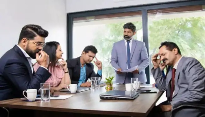 Boss demands 24X7 availability, even on weekends. Employee's viral complaint triggers strong comments