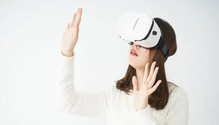 AR, VR, and AI redesign workplaces and create new jobs