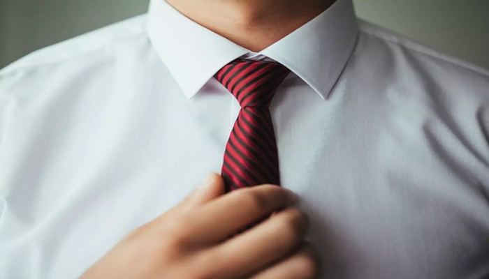 'Shirt tucked, ribbon in hair': Bizarre dress code in job offer letter sparks discussion; netizens say ‘Welcome back to school’
