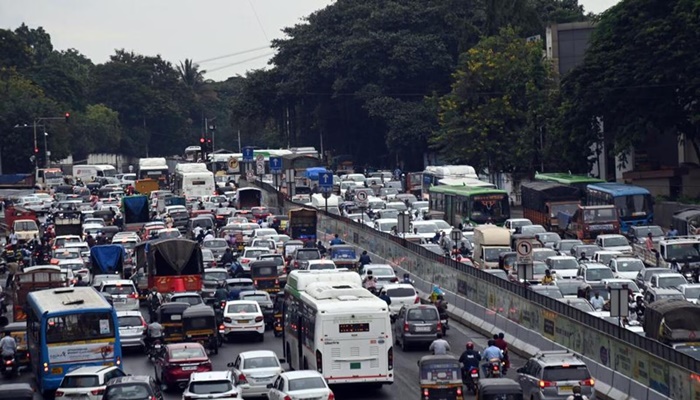 Hinjawadi Chaos: IT Professionals Demand Work-from-Home Amid Traffic Woes and Crumbling Infrastructure