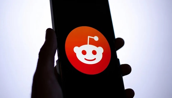 A Jobseeker Says Reddit Paints A Bleak Job Market. But Then Admits People Are Still Getting 'Hired Every Single Day. That's A Fact'