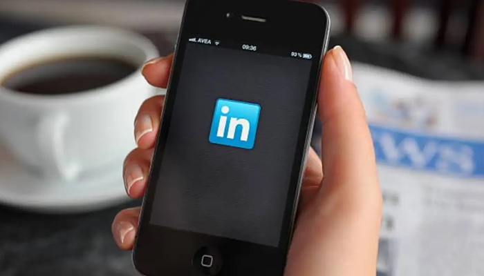 Before Checking Your Office Senior's LinkedIn Profile, Take A Look At What Happened With THIS Employee!