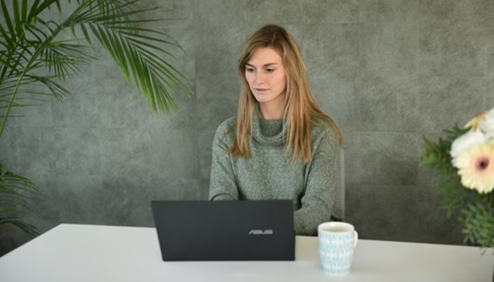 Employee roasts boss in screenshot, sends it to office group instead of friend: ‘He doesn’t even use my name anymore’