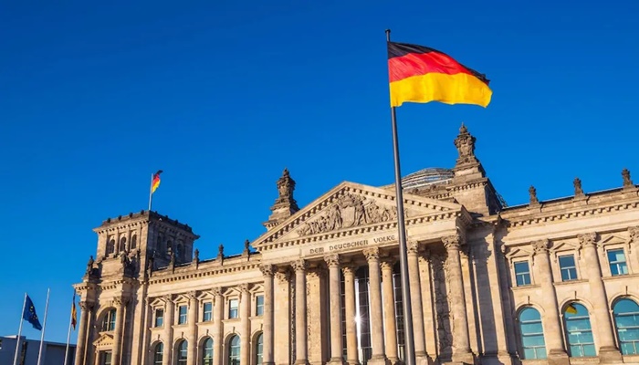 Rs 45 LPA in India or 80,000 euros in Germany: Reddit weighs in on Indian engineer's 'relocation for work' dilemma