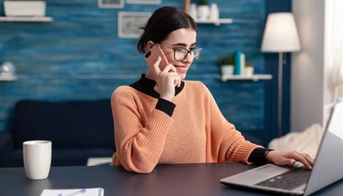 Doctor shares why desk jobs may be risky for your bladder and urinary health