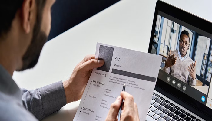 Top Recruiter’s 5 ‘Magic Tips’ for Creating the Perfect CV 