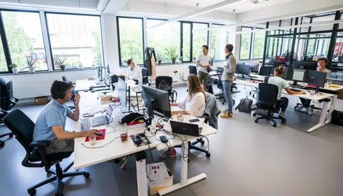 TD Bank tells employees: Get ready to work four days in office! Following trend among largest Canadian ban