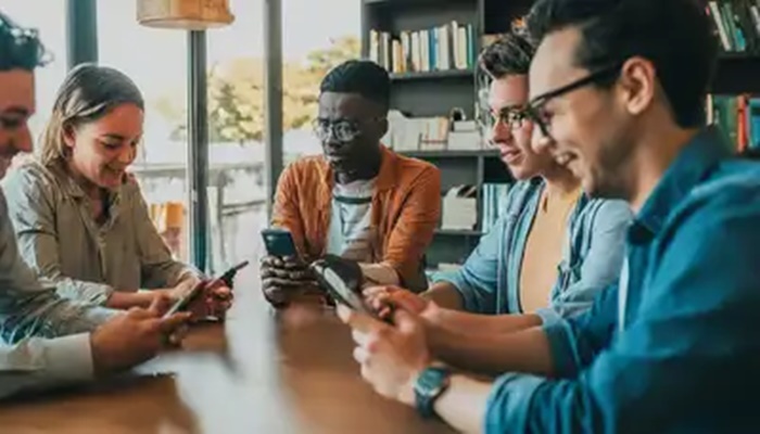 Costa Rica’s job boom vs USA hiring plateau: What it means for young professionals