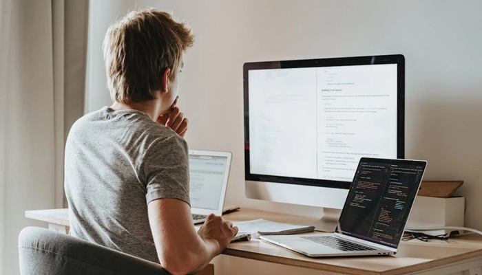 Bosses are catching on to their ‘overemployed’ staff—one worker says they’re making $3K a day doing 5 jobs