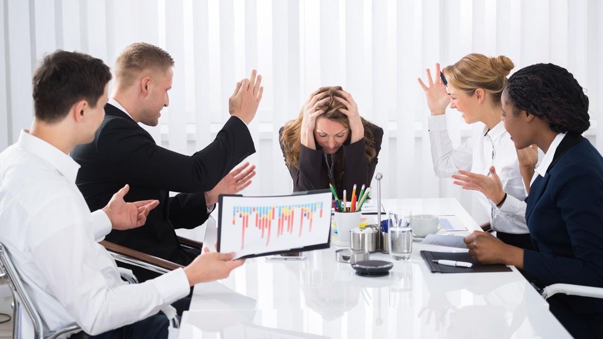 ‘K*tte Baitha Diye Hein’: Colleague’s Triggering Remark Leaves Woman Feeling ‘Humiliated’ | Internet Reacts