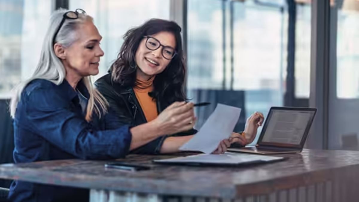 Techie shares 5 resume tips that helped her get job offers from Microsoft, Amazon and 2 other tech companies