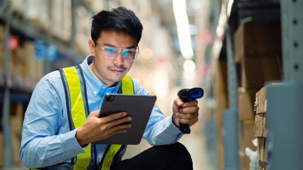 Changing hiring trends: White collar workers in demand in festive season