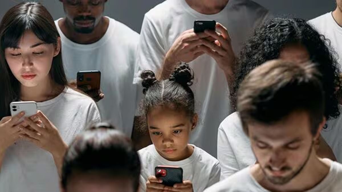 Gen Z share ‘unhinged’ hacks to survive toxic jobs — fake a lawyer, act like you’re in 'The Office' & more