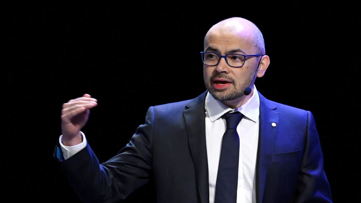 Google DeepMind CEO's 'blunt' answer to Mark Zuckerberg spending millions of dollars to hire AI engineers