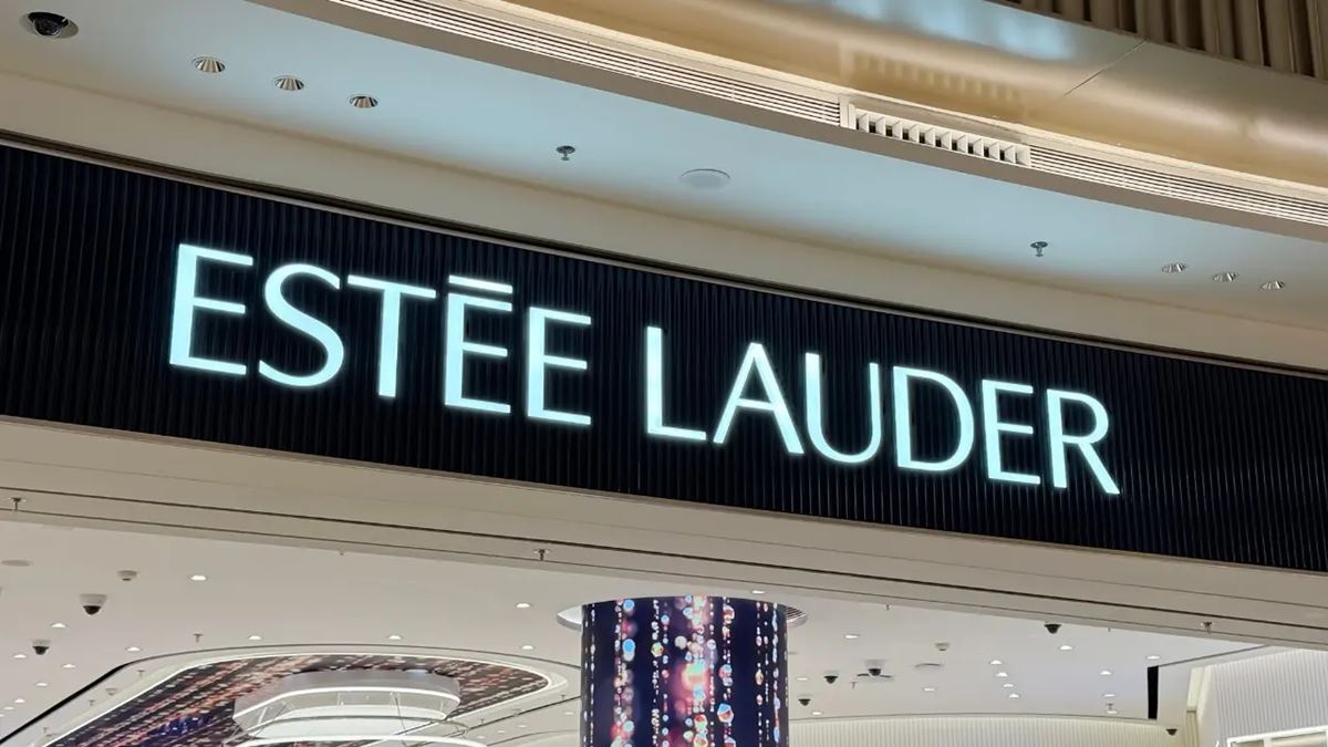 Estée Lauder cuts deepen: 3,200 jobs axed, 3,800 on the line