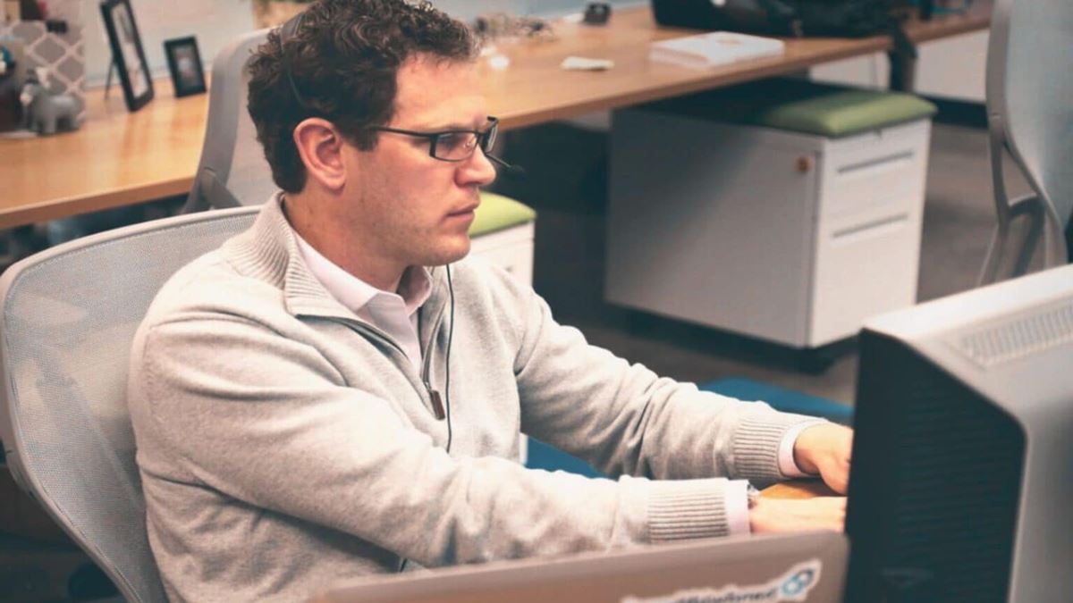 Hired, Then Forgotten After His Recruiter Quit, an Employee Has Received His Salary for Seven Months… Without Ever Having a Day of Work