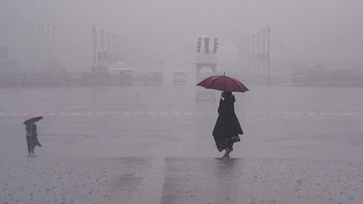 'WFH on rainy days or pay extra': Delhi job applicant's 'rain allowance' ask stuns recruiter