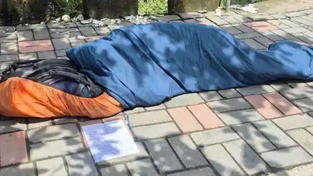 TCS breaks silence on viral pic of employee sleeping outside Pune office due to 'no money'