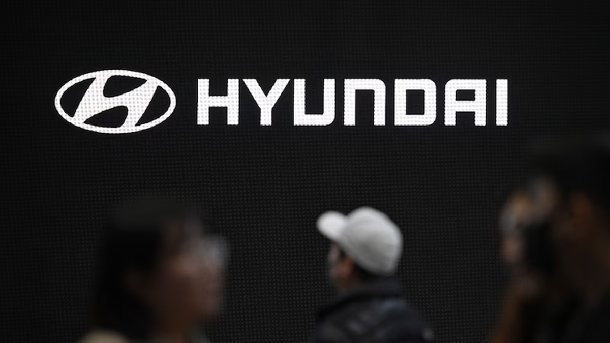 Hyundai signs long-term wage settlement with employees' union