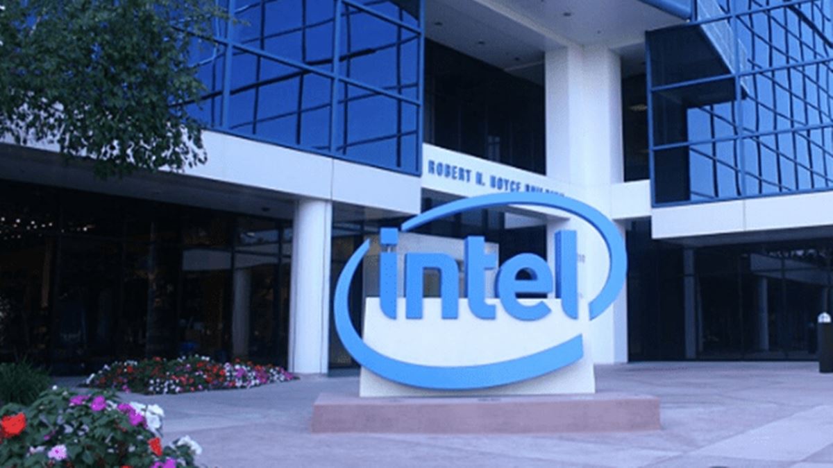 Intel cuts jobs; tightens office rules