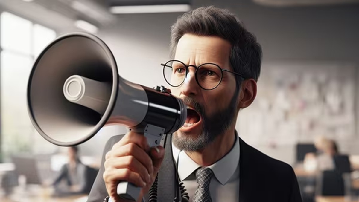 Manager accuses Redditor of ‘politics’ at work after shouting at them; netizens say it's ‘time to move out’