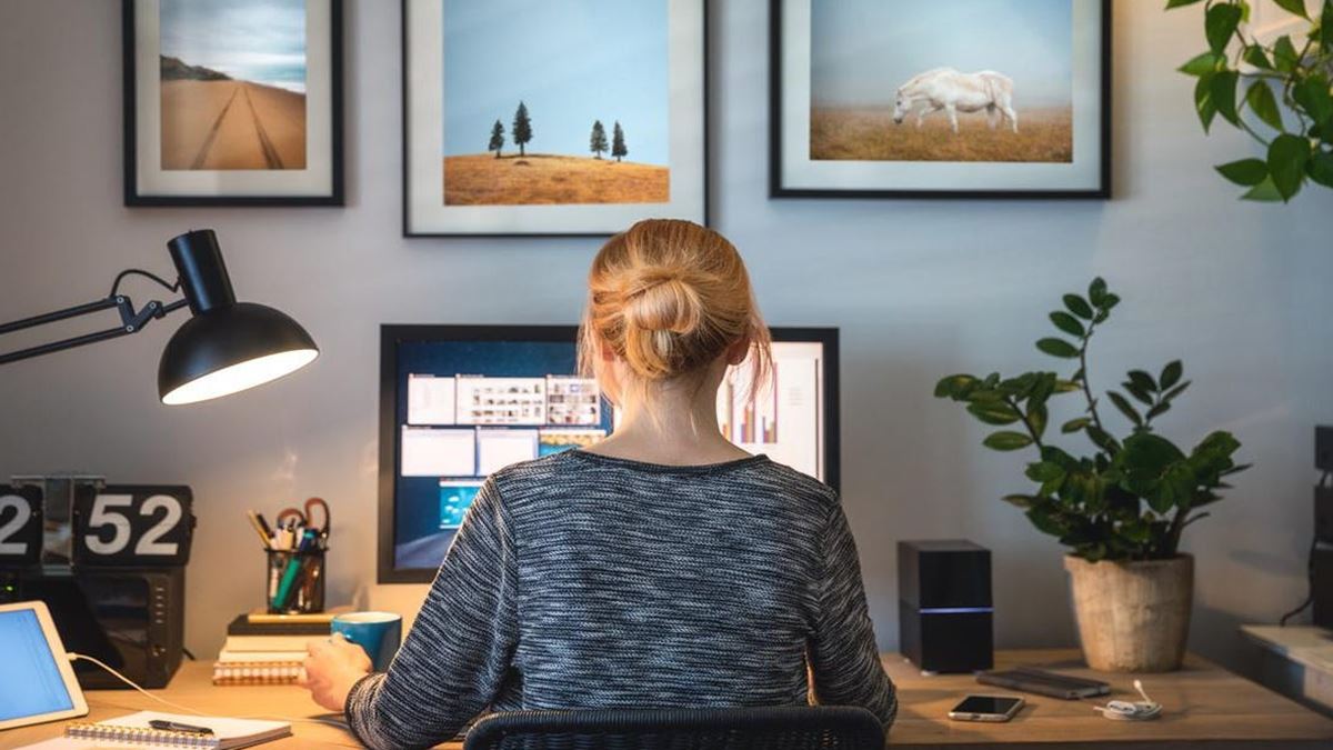 Is remote work gone for good? More Canadians are commuting — whether they want to or not