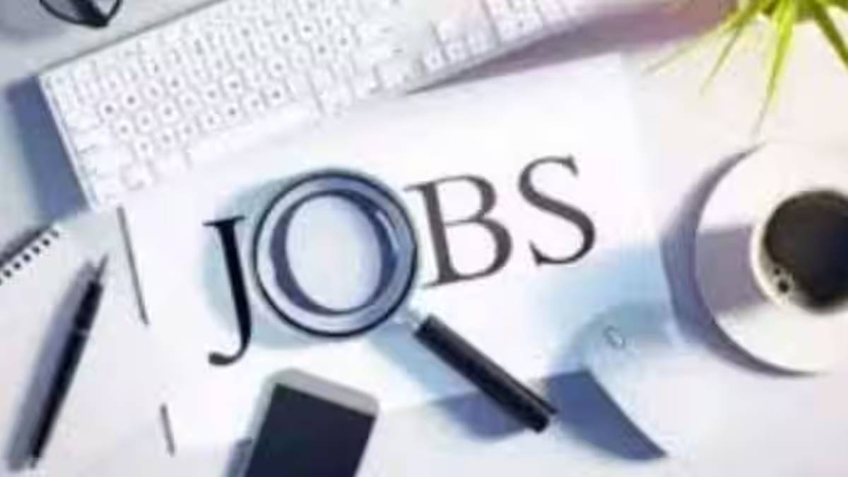 Job Market Gains In August: White-Collar Hiring Up 3%, Non-IT Sectors Shine