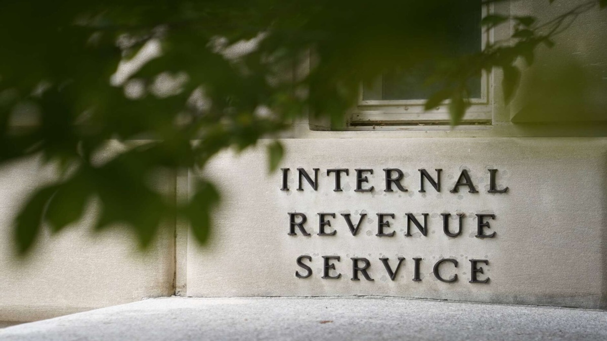 ‘Bait-and-switch:’ IRS seeks seasonal hires with fewer job protections after pulling down full-time offers