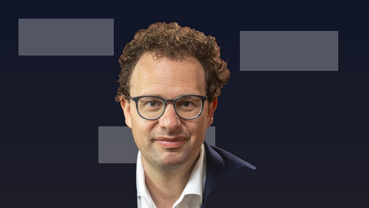 Anthropic CEO Dario Amodei warns AI could wipe out entry-level office jobs in 1-5 years