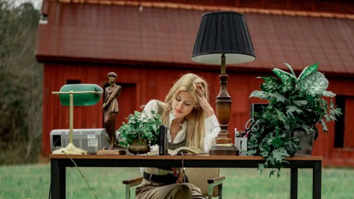 Science says these desk plants can boost your productivity in office by 15%