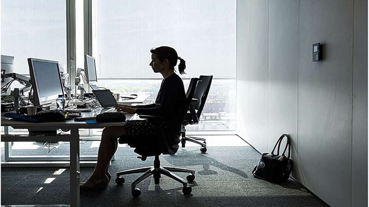 New theory explores how workers interact with technology in the modern workplace