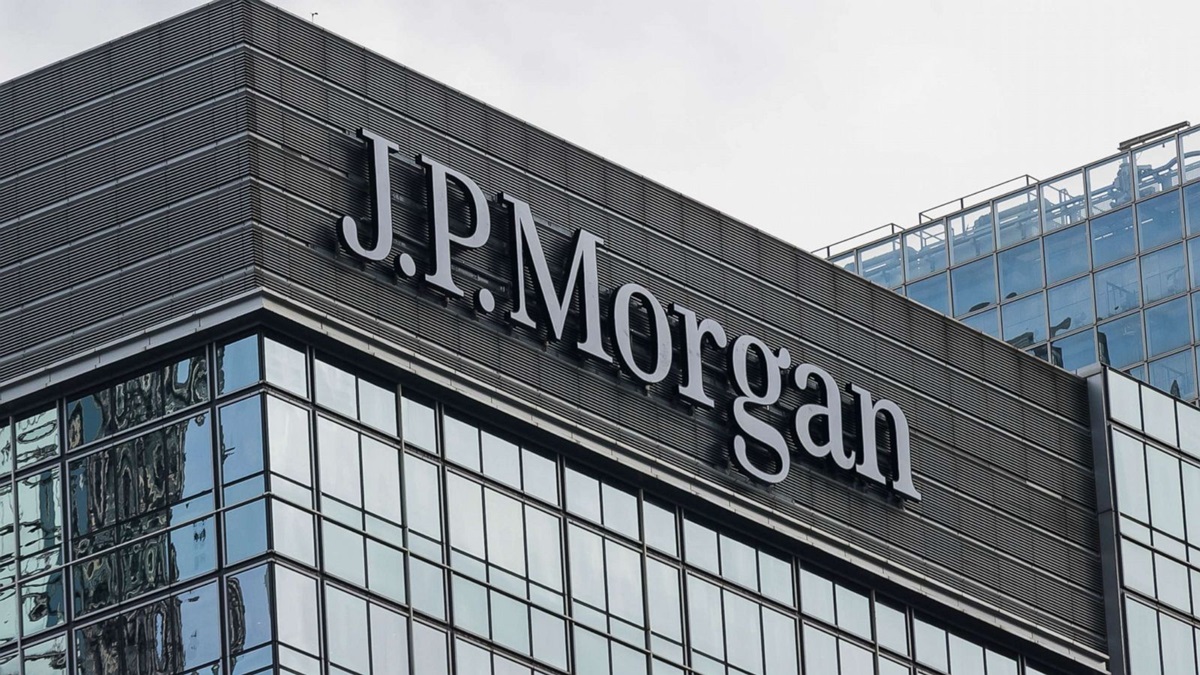 JPMorgan economists warn new H‑1B fee may slash thousands of jobs