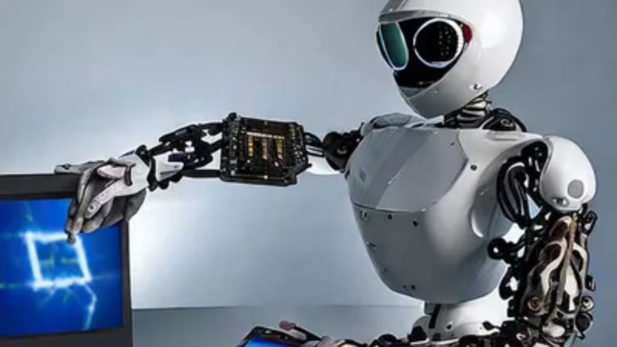 AI could eliminate 99% of jobs by 2030, warns computer science professor