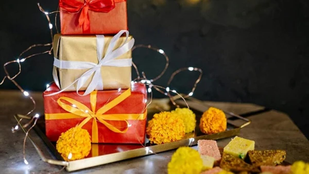 Employee shares office Diwali gift options, internet reacts: 'You guys are getting gifts'