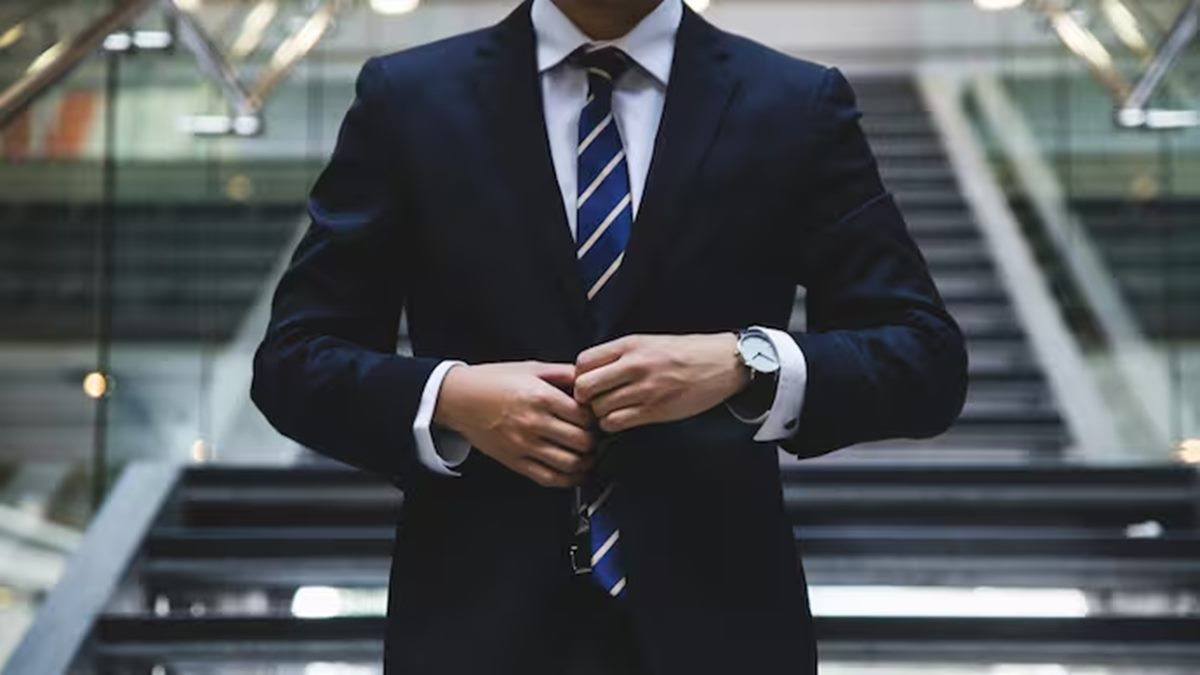 UK shortlists 82 jobs for temporary work visas to tackle worker shortages