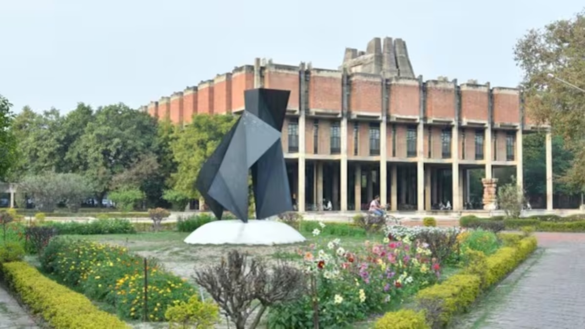 500 startups incubated at IIT Kanpur, creating over 10,800 jobs nationwide