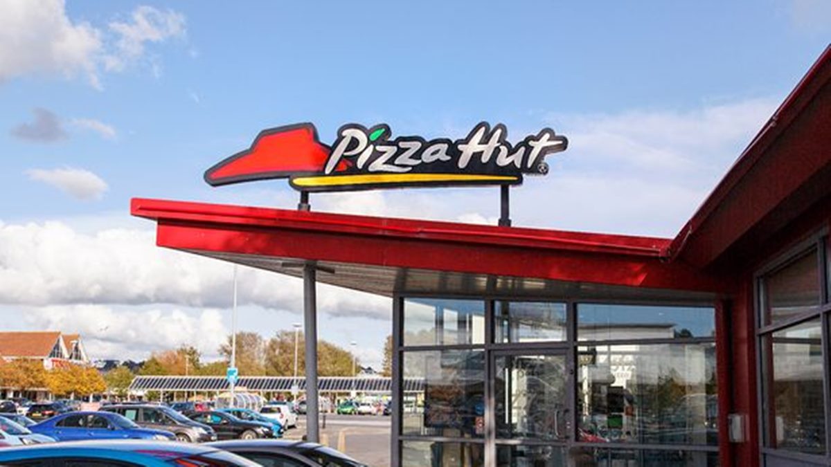 Pizza Hut UK falls into administration with hundreds of jobs at risk