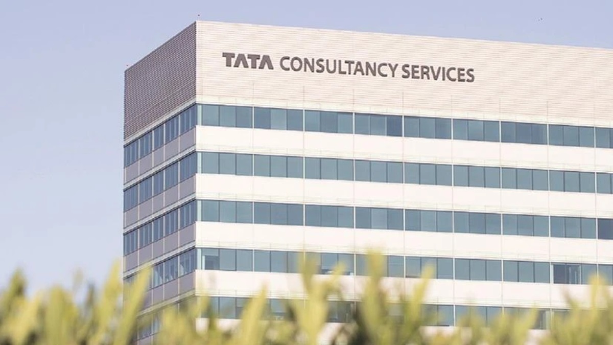 US Senators question TCS, 9 others over H-1B visa filings after layoff of American staff
