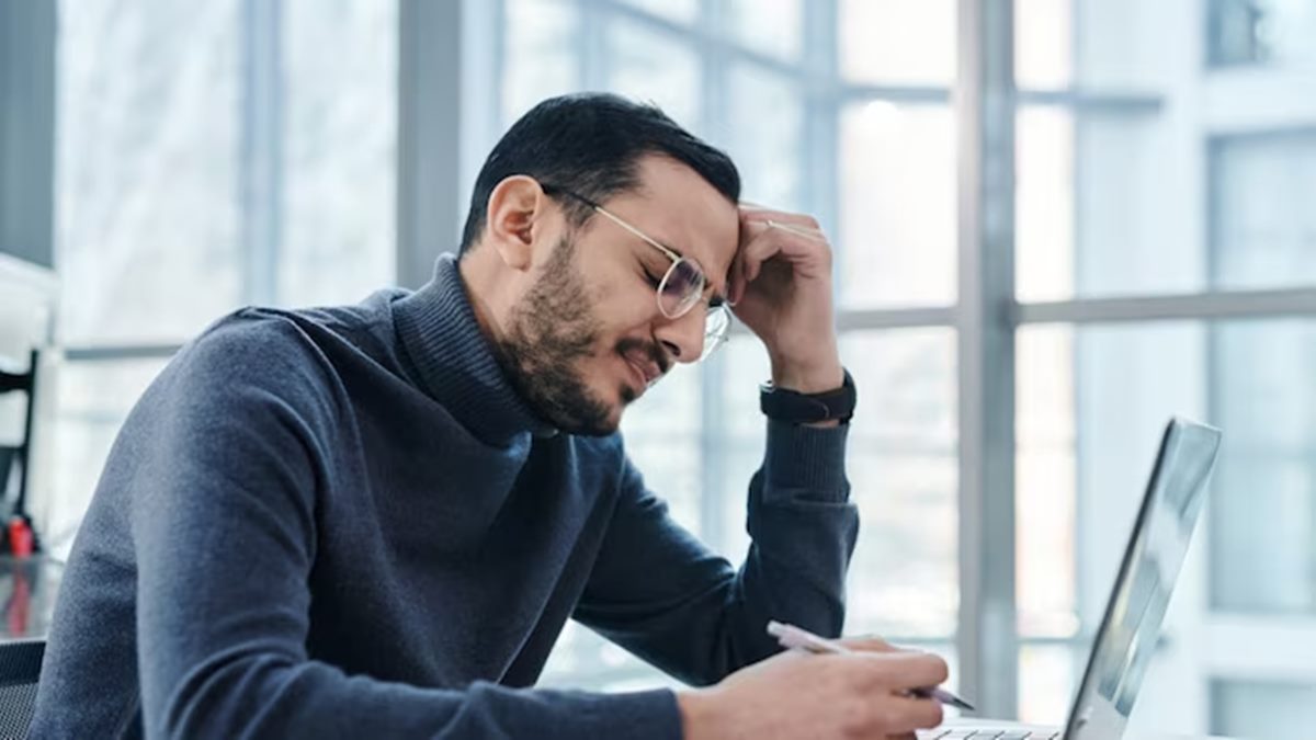 Employee rants after manager schedules 10:30 am daily meeting before his shift begins