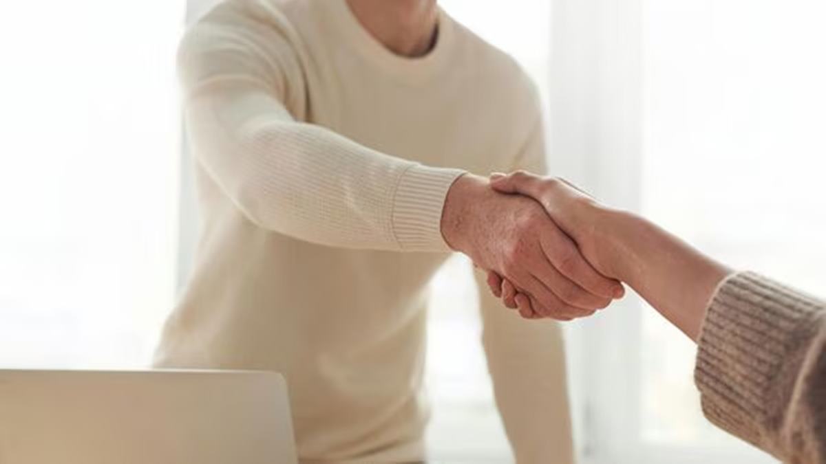 ‘I love my current company’: Reddit user, confused about taking new job with ₹7 LPA salary hike, asks for advice