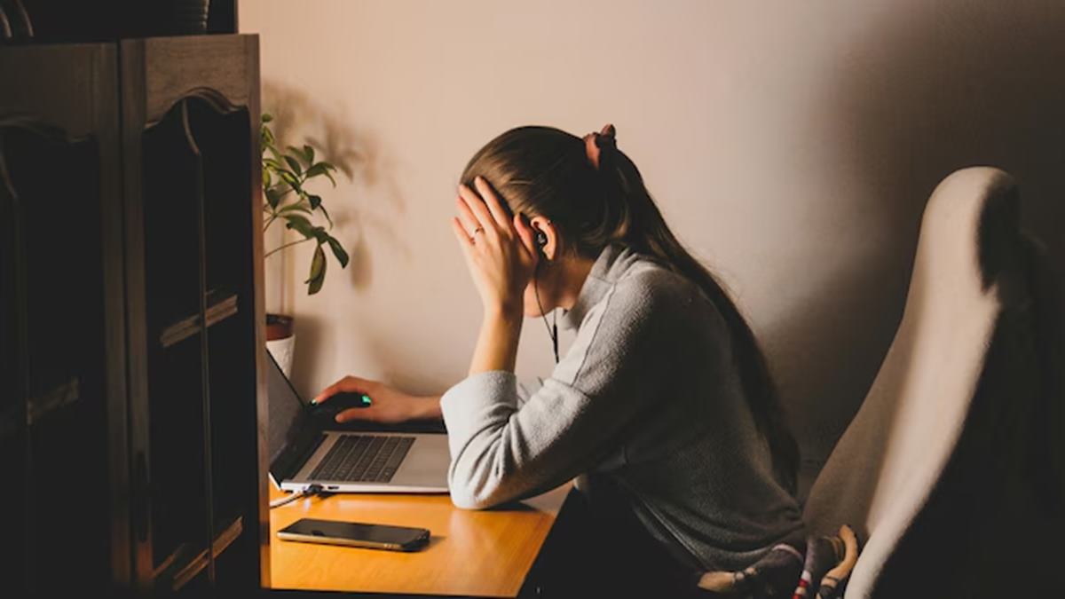 Delhi woman's LinkedIn post comparing Indian and European work cultures sparks debate