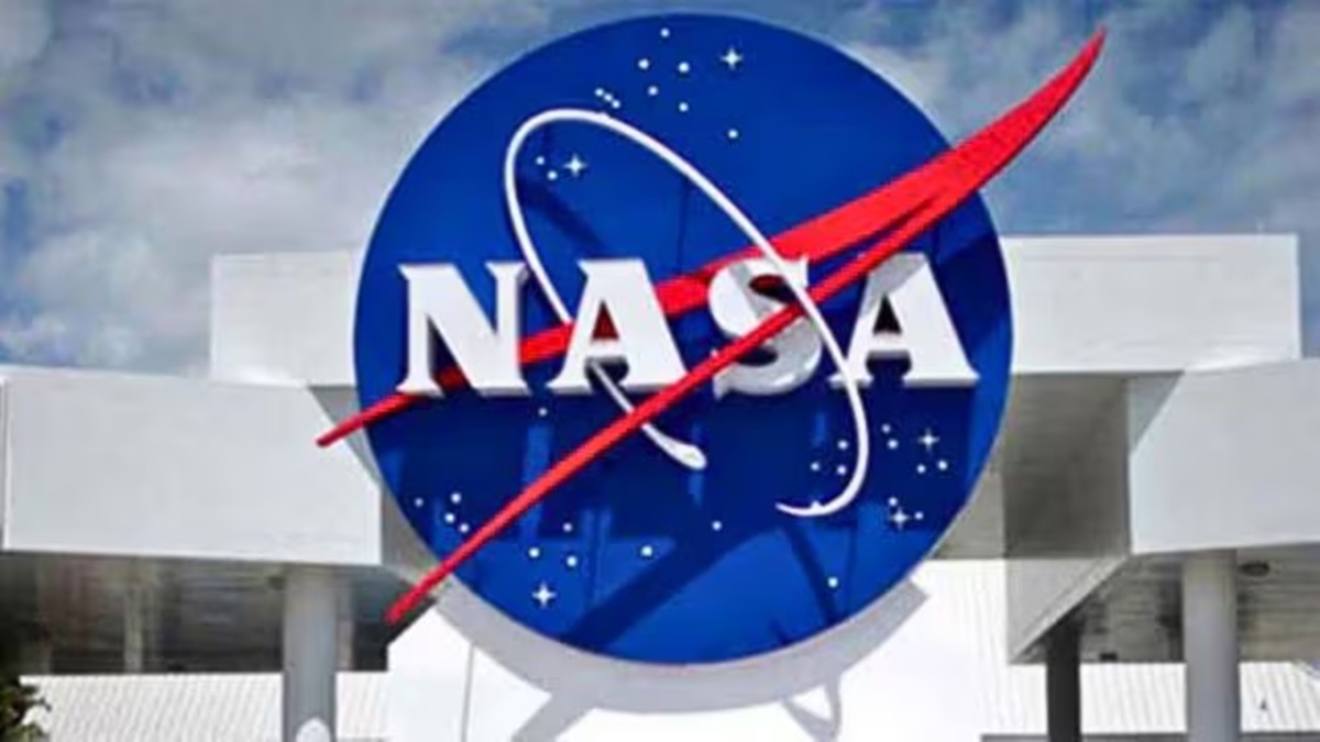 NASA cuts jobs amid US government shutdown, keeps Artemis moon program moving