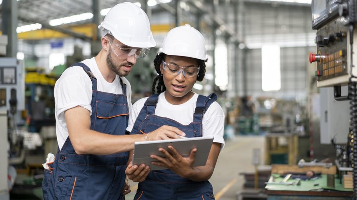 What is an apprenticeship and how much are apprentices paid?