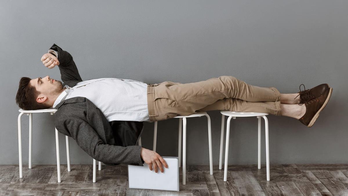 ‘Wait till 6:30 pm even if you're done’: Employee shares chat with HR over logging off  4 minutes early from work