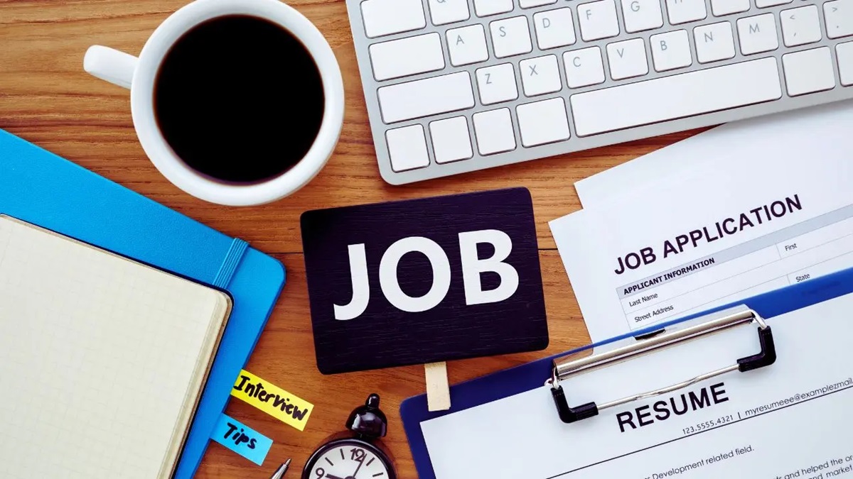 LinkedIn’s practical tips for smarter job hunting in the age of AI