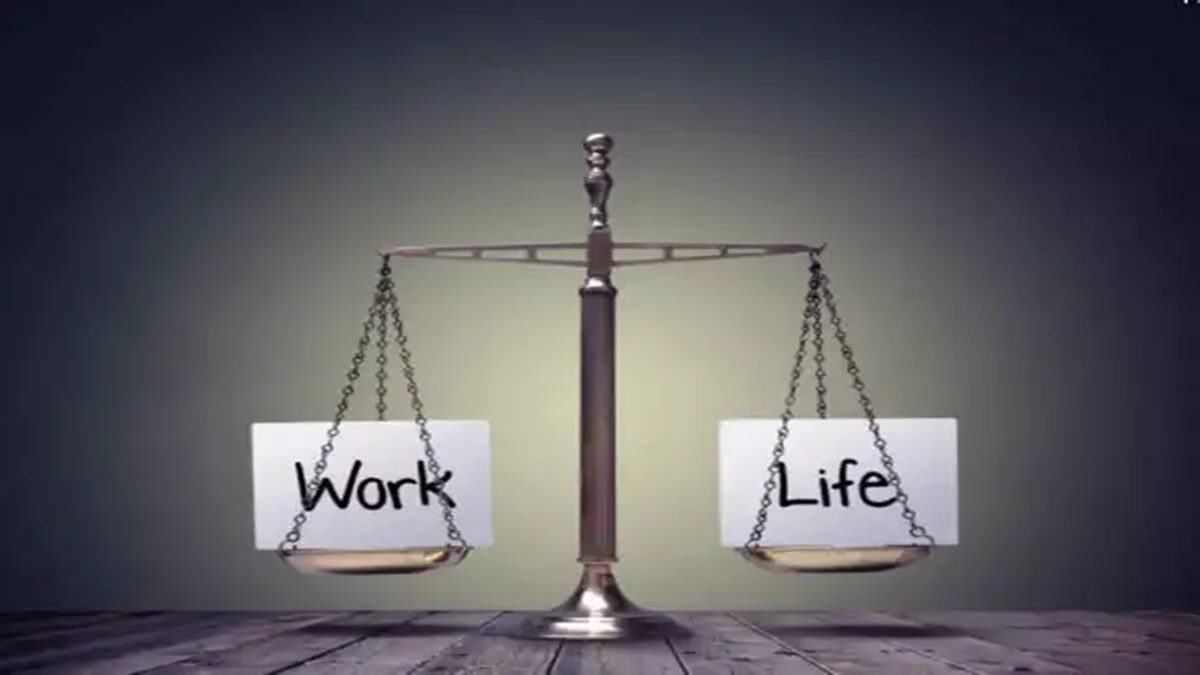 Employer asks for candidates who will 'merge' life with work. Netizens school him: 'Will he pay someone enough?'