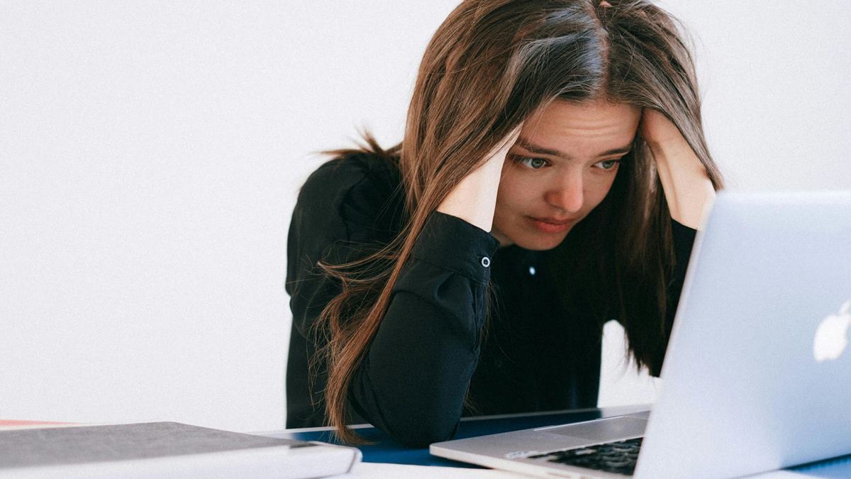 Inspiration Drought: 33% of U.K Employees Feel Uninspired at Work 