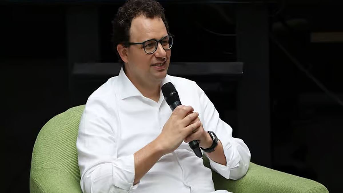 ‘Faster Than What We've Seen’: Anthropic CEO Says AI Could Wipe Out Many Entry-Level Jobs